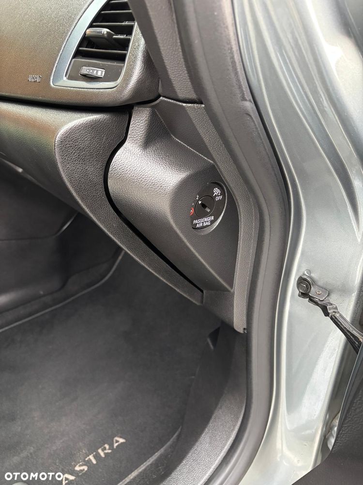 Opel Astra 1.6 Exklusiv - 22