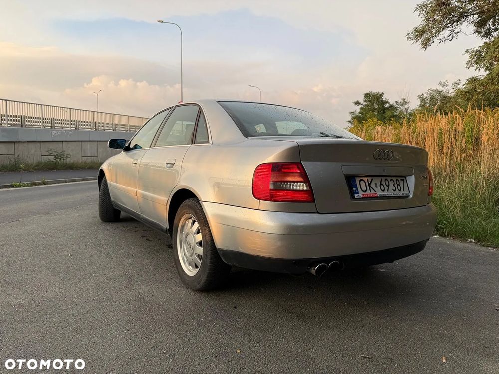 Audi A4 ver-2-4-quattro - 7