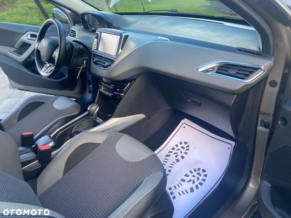Peugeot 2008 PureTech 110 GPF Stop&Start EAT6 Allure - 15
