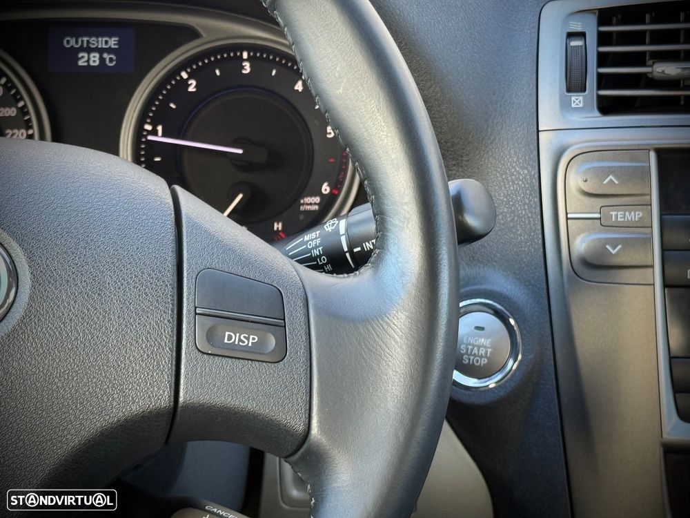 Lexus IS 220 d P.Luxury 4D - 17