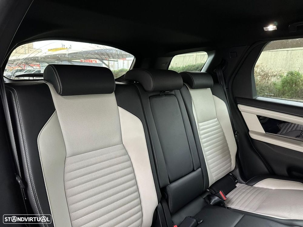 Land Rover Discovery Sport P300e R-Dynamic - 9