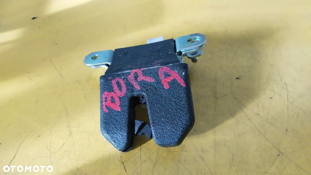 ZAMEK KLAPY TYŁ TYLNEJ 827505 VW BORA - 1