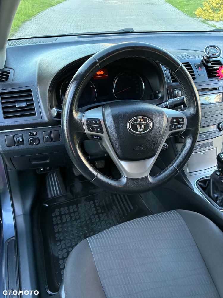Toyota Avensis 2.2 D-4D Edition - 11