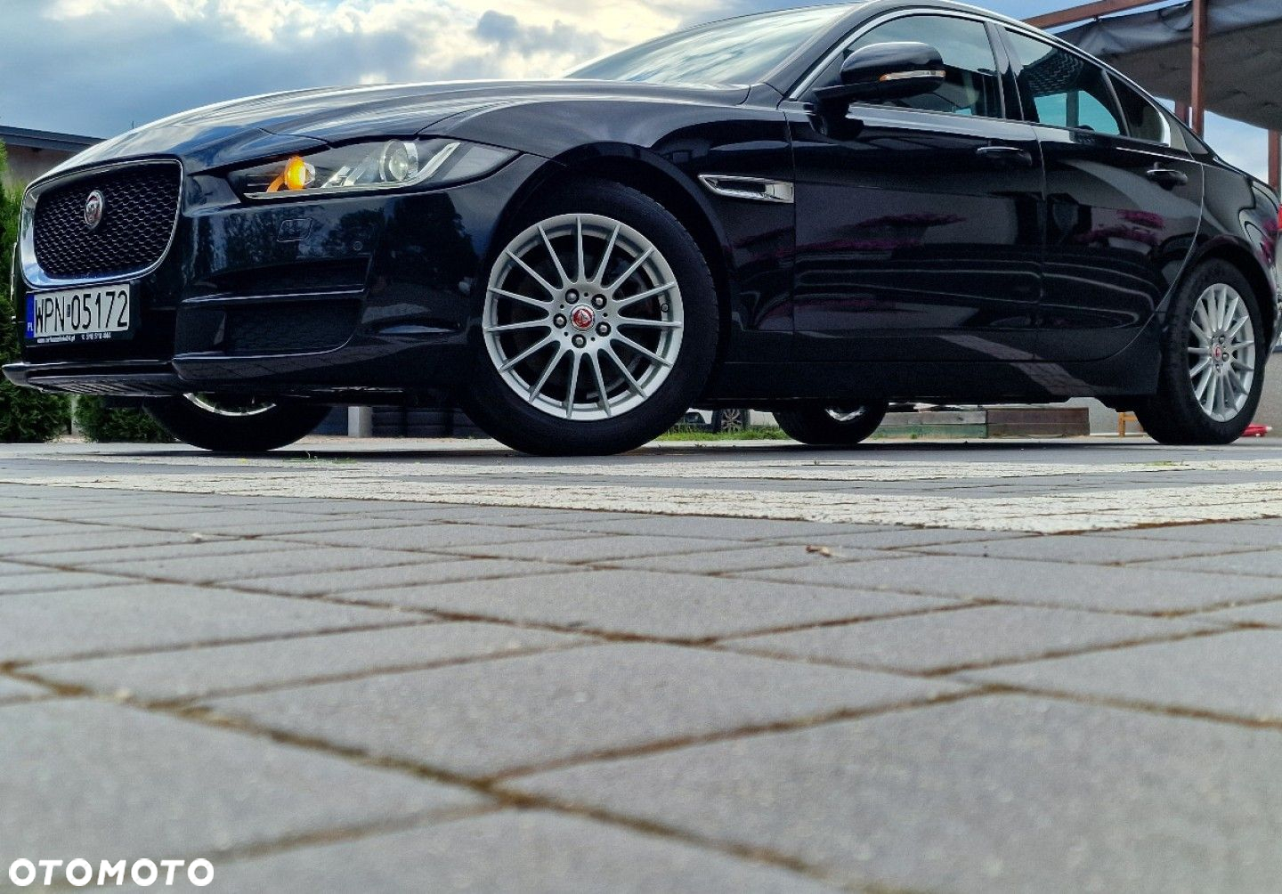 Jaguar XE - 12