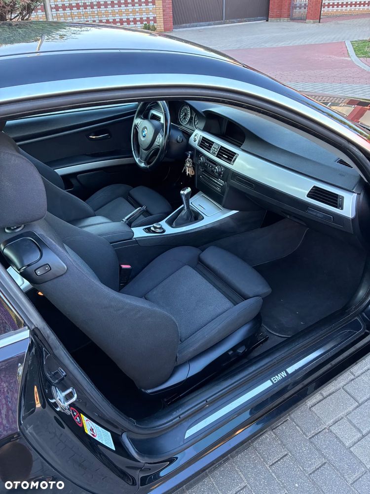 BMW Seria 3 325i - 21