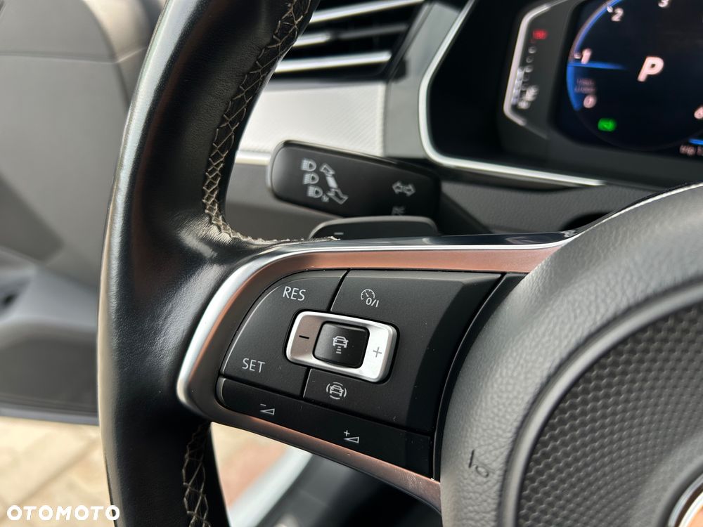 Volkswagen Arteon 2.0 TDI Bi-Turbo SCR 4Mot R-Line DSG - 18