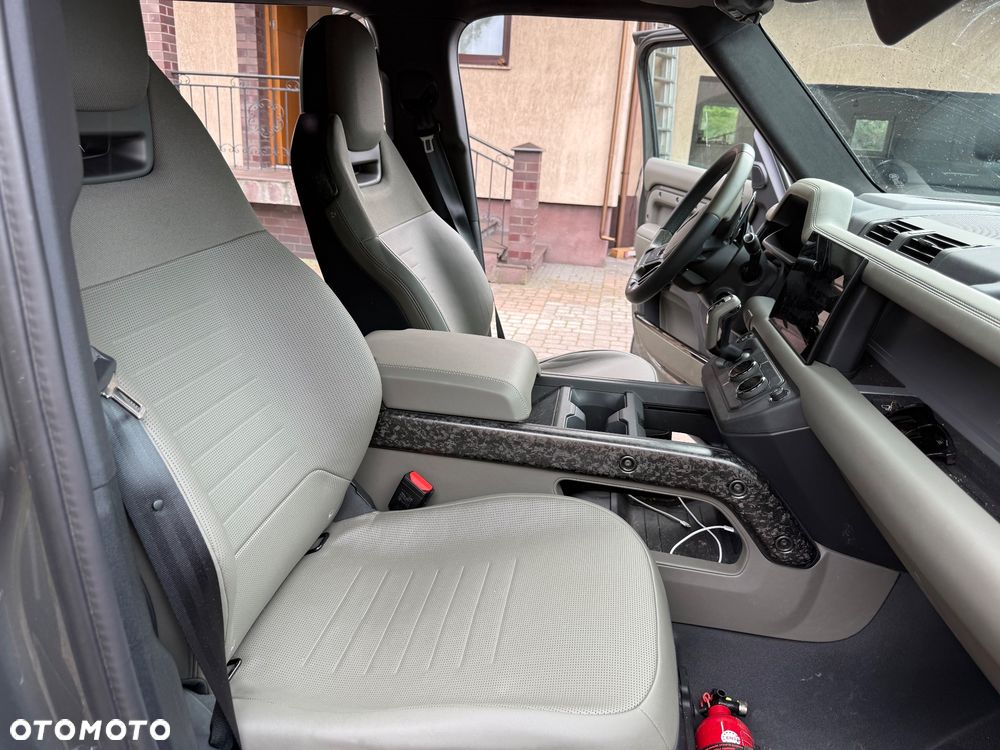 Land Rover Defender 4.4 P635 V8 mHEV Octa Edition One - 23