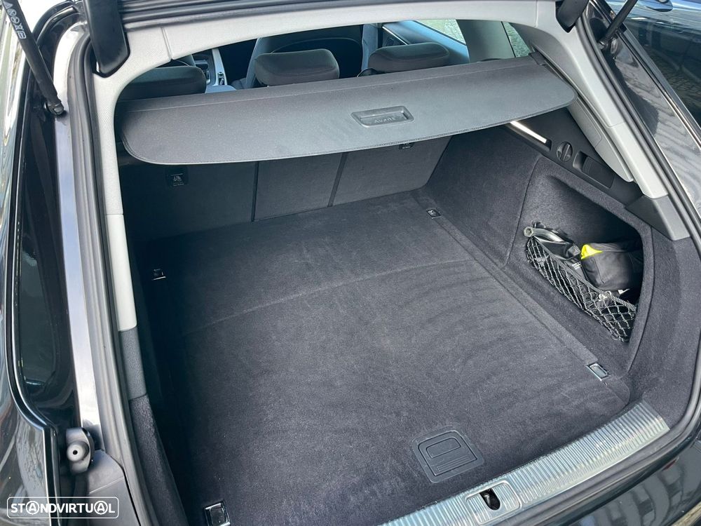 Audi A4 Avant 30 TDI S tronic - 13