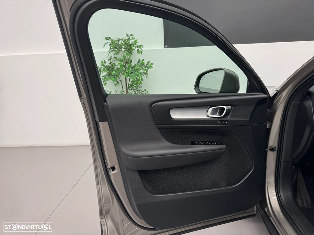 Volvo XC 40 B4 B DKG Momentum Pro - 18