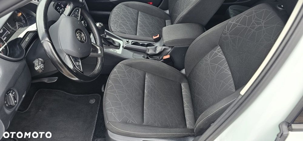 Skoda Octavia 2.0 TDI DSG Clever - 9