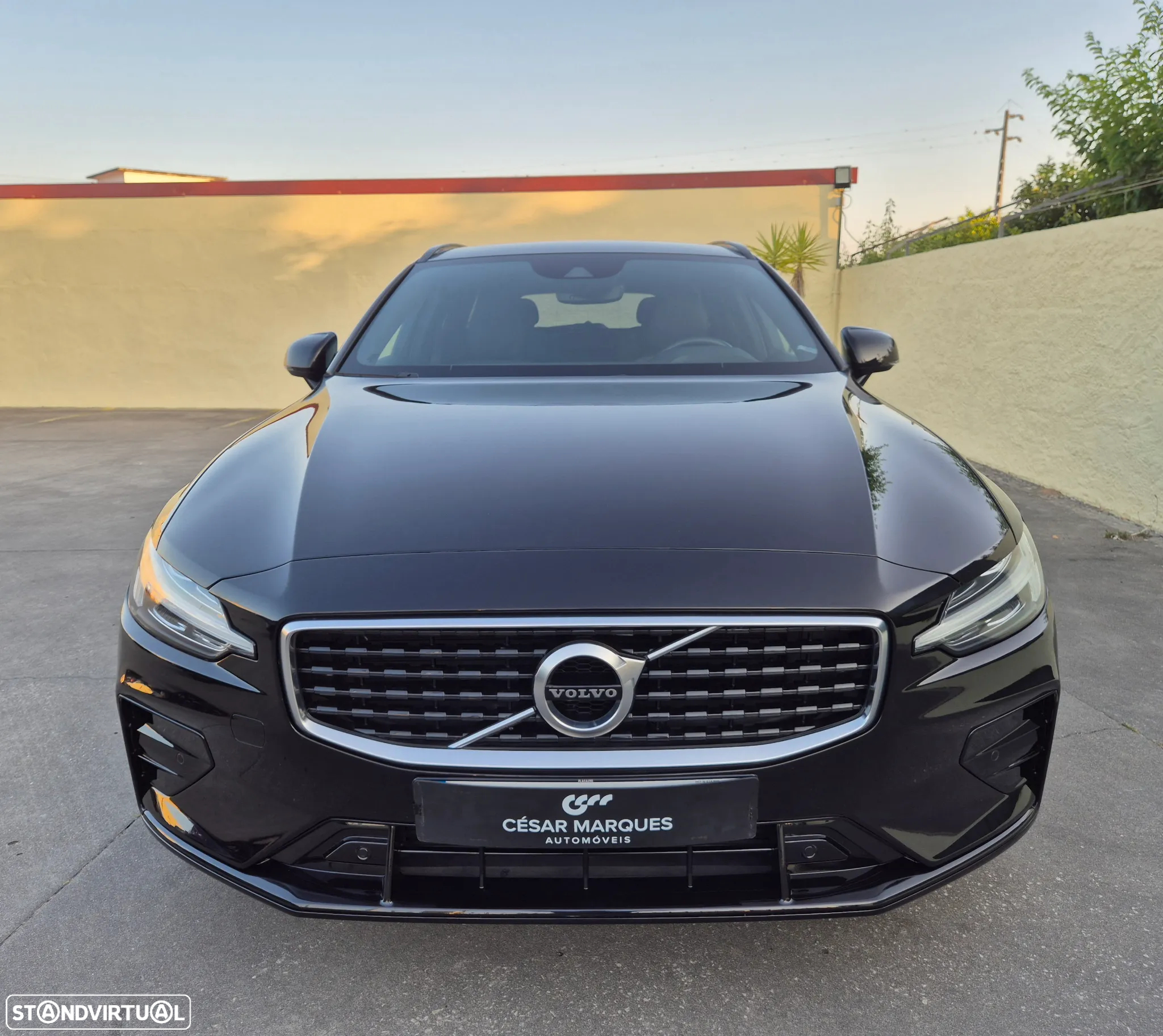 Volvo V60 2.0 D4 R-Design Geartronic - 12