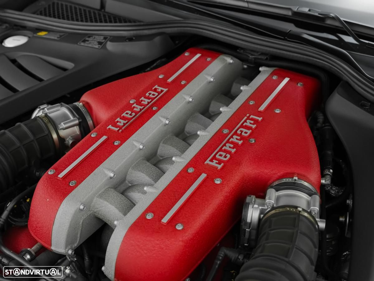 Ferrari GTC4 Lusso - 39