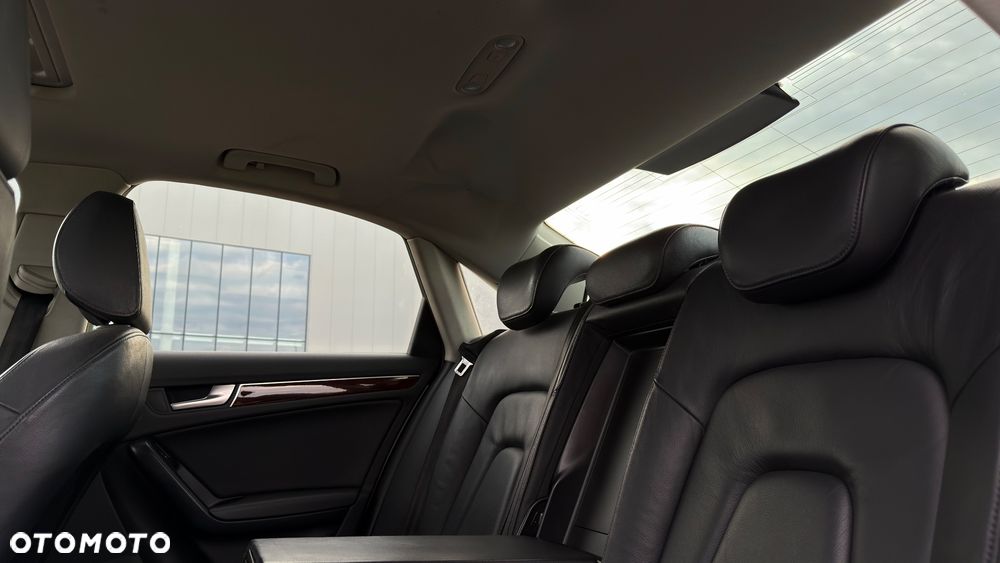 Audi A4 Limousine - 12