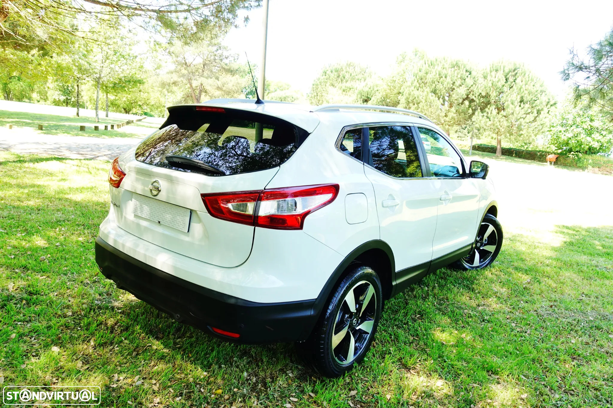 Nissan Qashqai 1.6 dCi N-Connecta 18 - 22