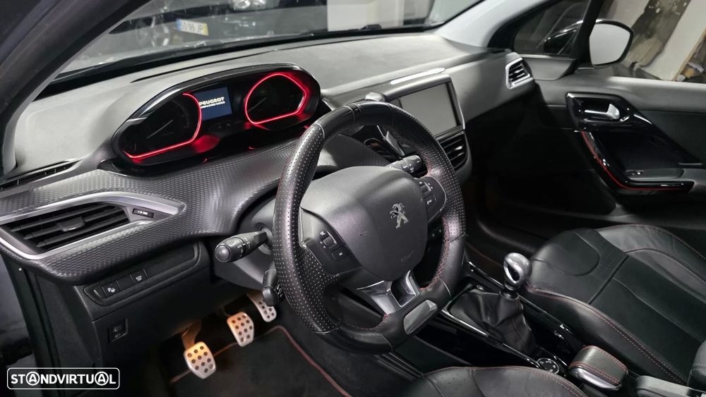Peugeot 2008 PureTech 130 Stop&Start GT-Line Edition — fotografia 5