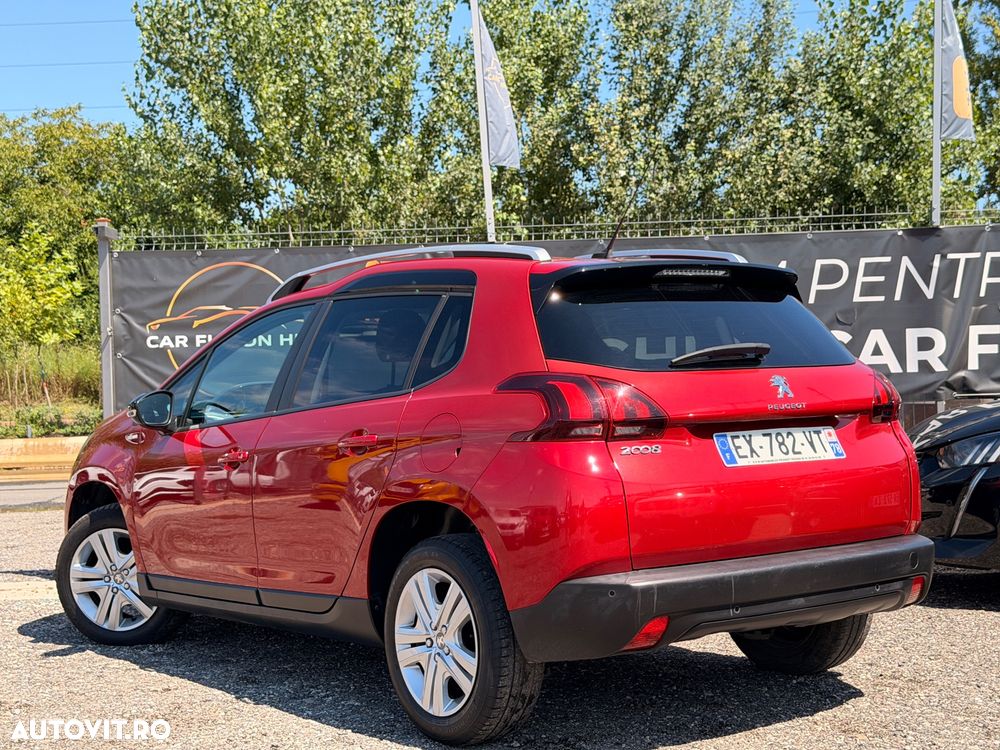 Peugeot 2008 1.2 L PureTech Active - 13