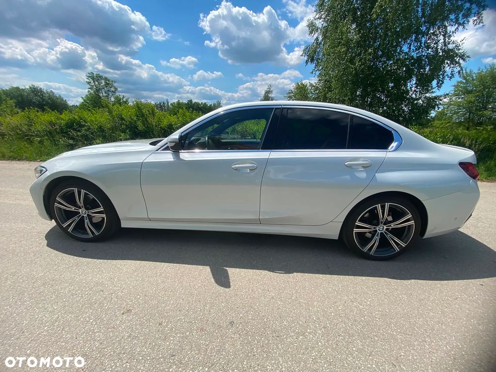 BMW Seria 3 320d xDrive Edition Luxury Line Purity - 9