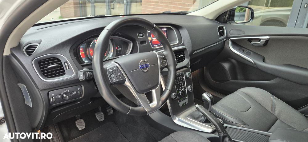 Volvo V40 D3 - 19