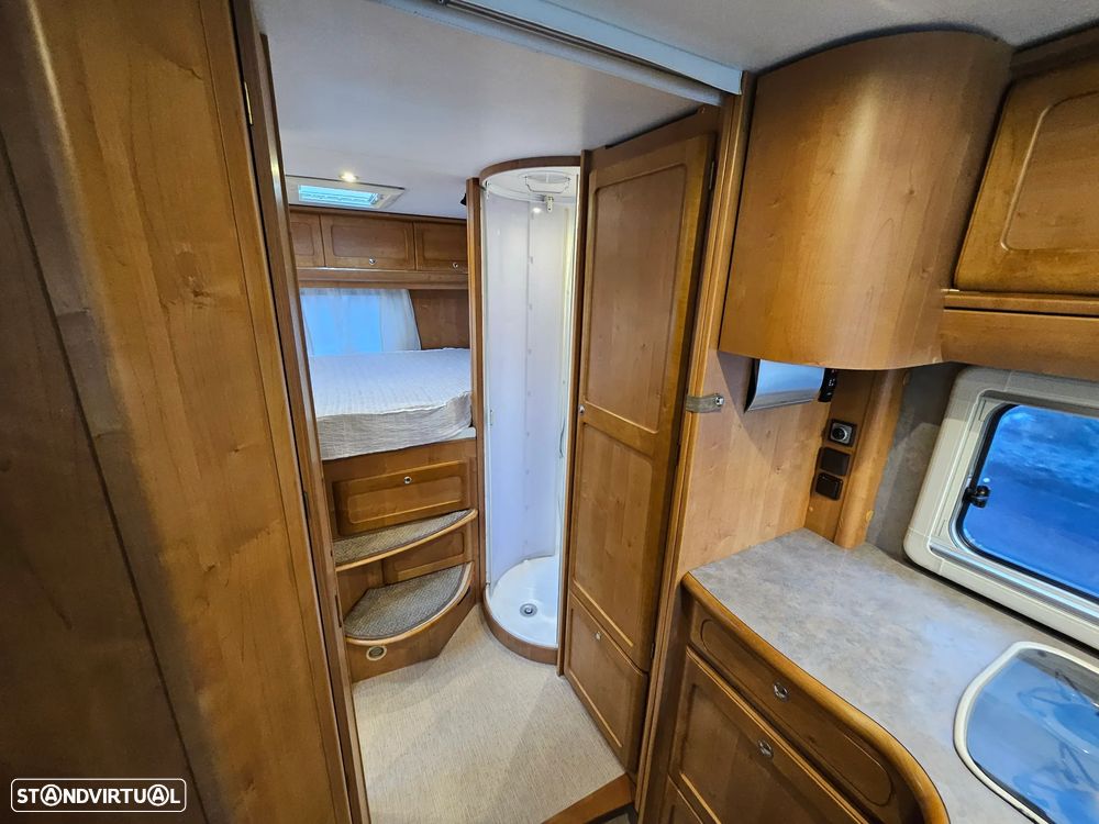 Rapido Le Randonneur 9097F CHASSI AL-KO Cama transversal + BASCULANTE - 40