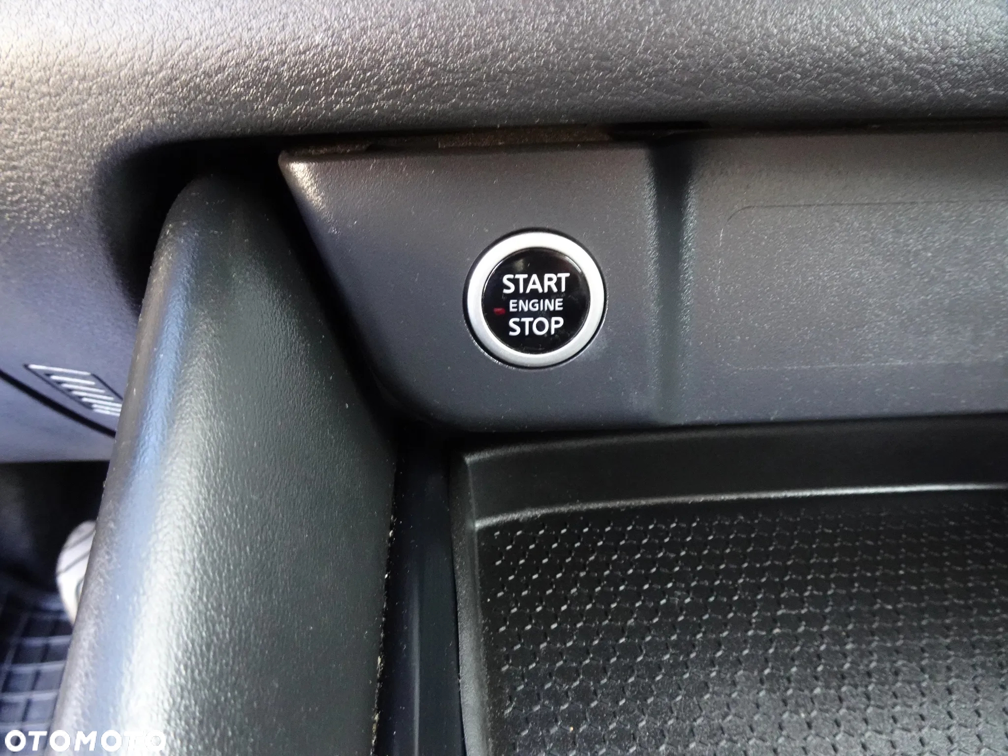 Nissan Qashqai 1.3 DIG-T N-Connecta DCT - 37