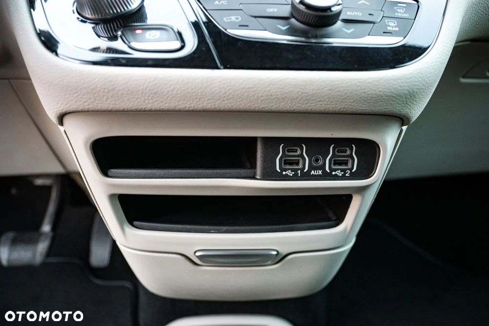 Chrysler Pacifica - 25