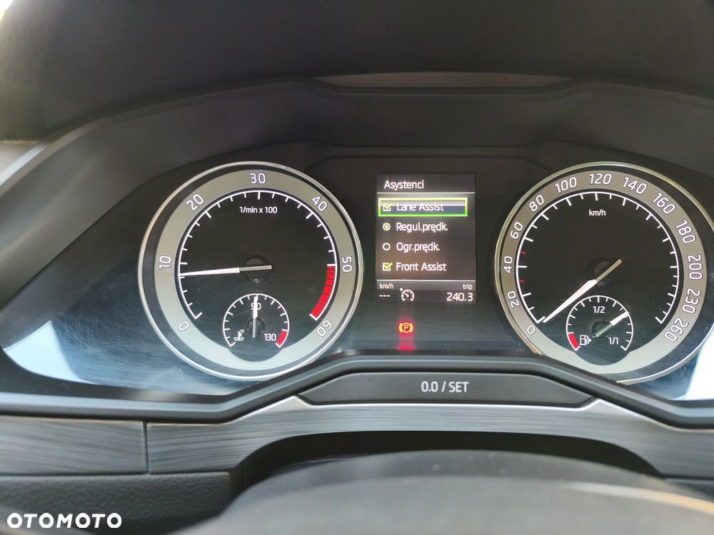 Skoda Superb ver-2-0-tdi-ambition - 21