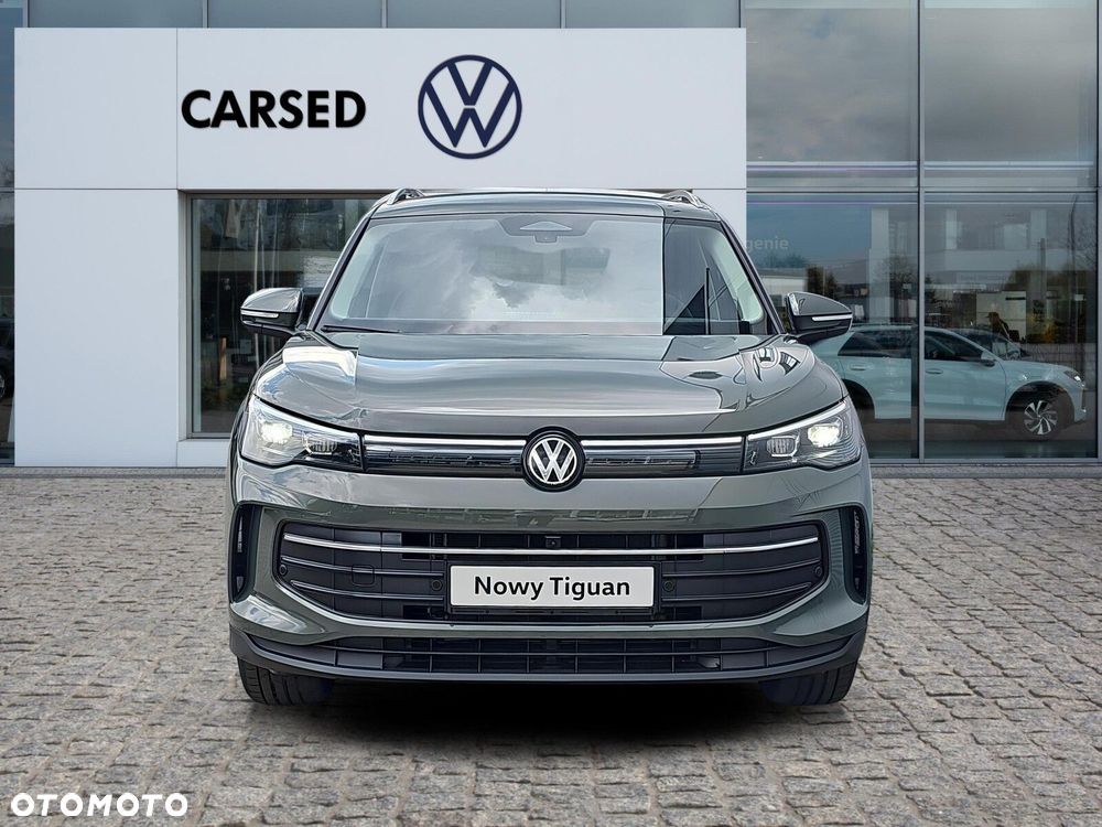 Volkswagen Tiguan - 11