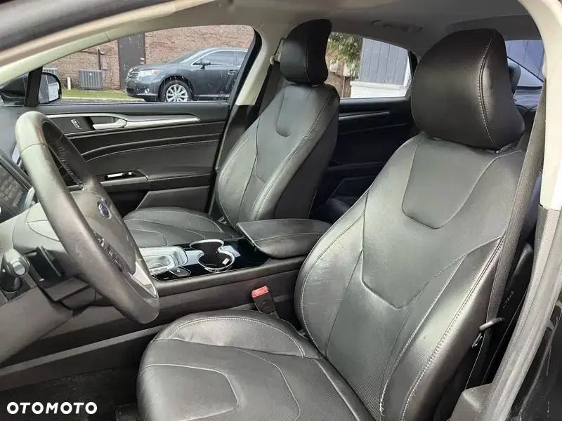 Ford Fusion - 14