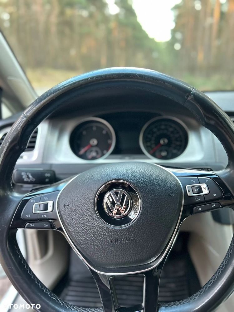 Volkswagen Golf - 11