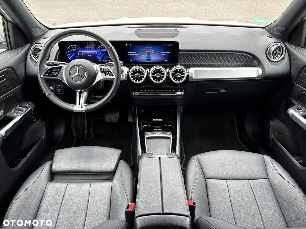 Mercedes-Benz EQB - 13