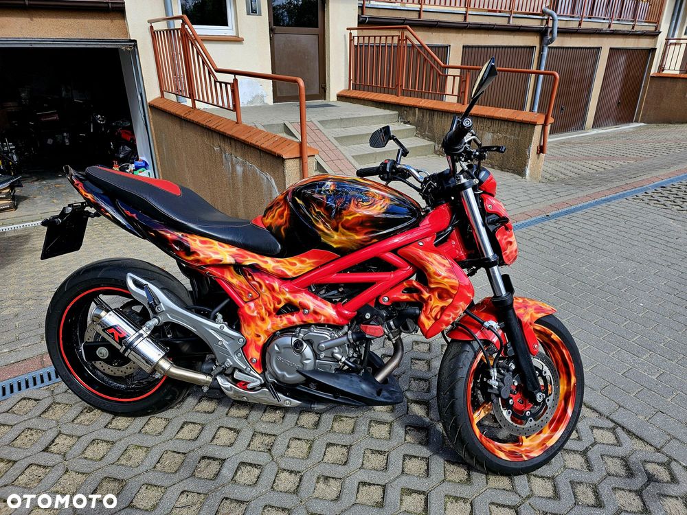 Suzuki Gladius - 1