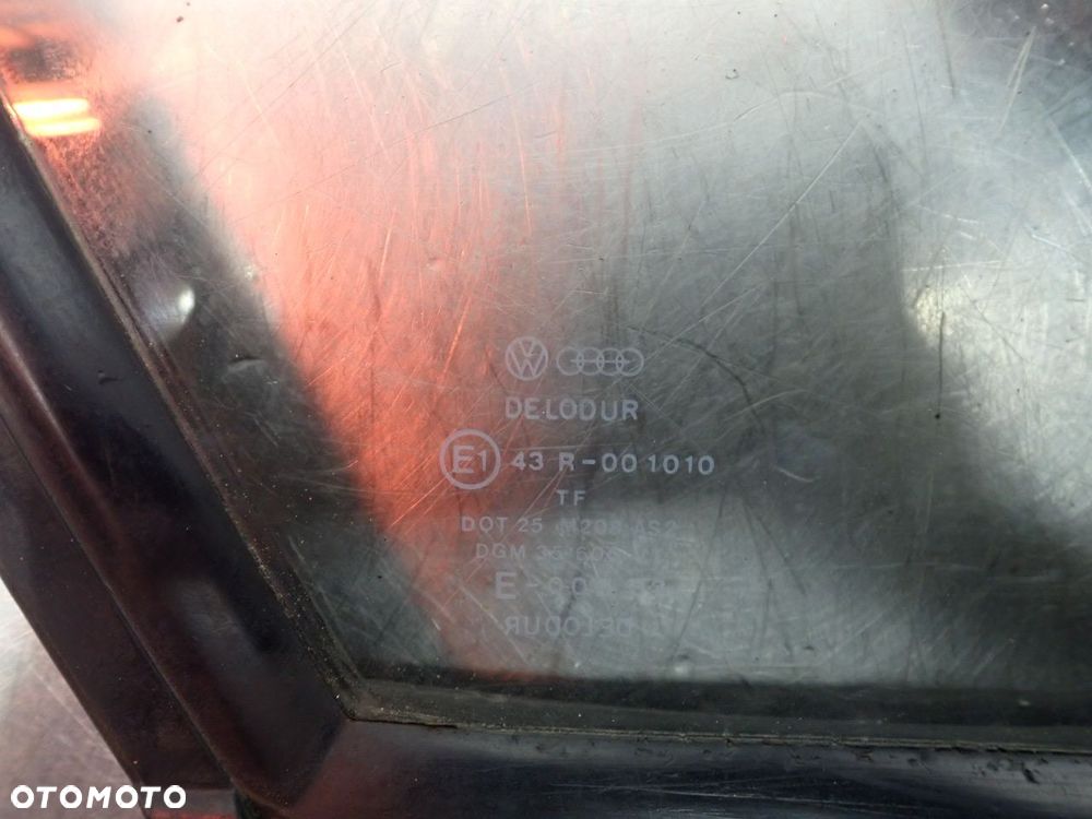 SZYBA TRÓJKĄTNA LEWA TYLNA AUDI 80 B2 - 5