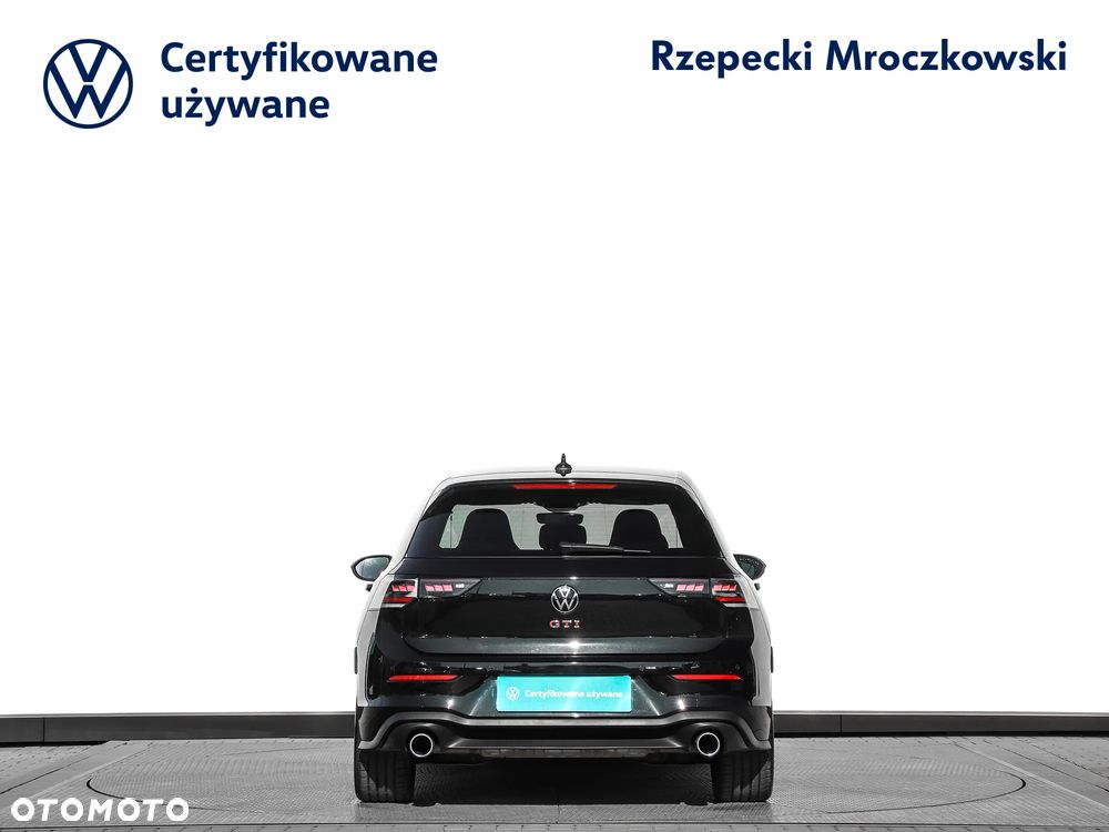 Volkswagen Golf - 8