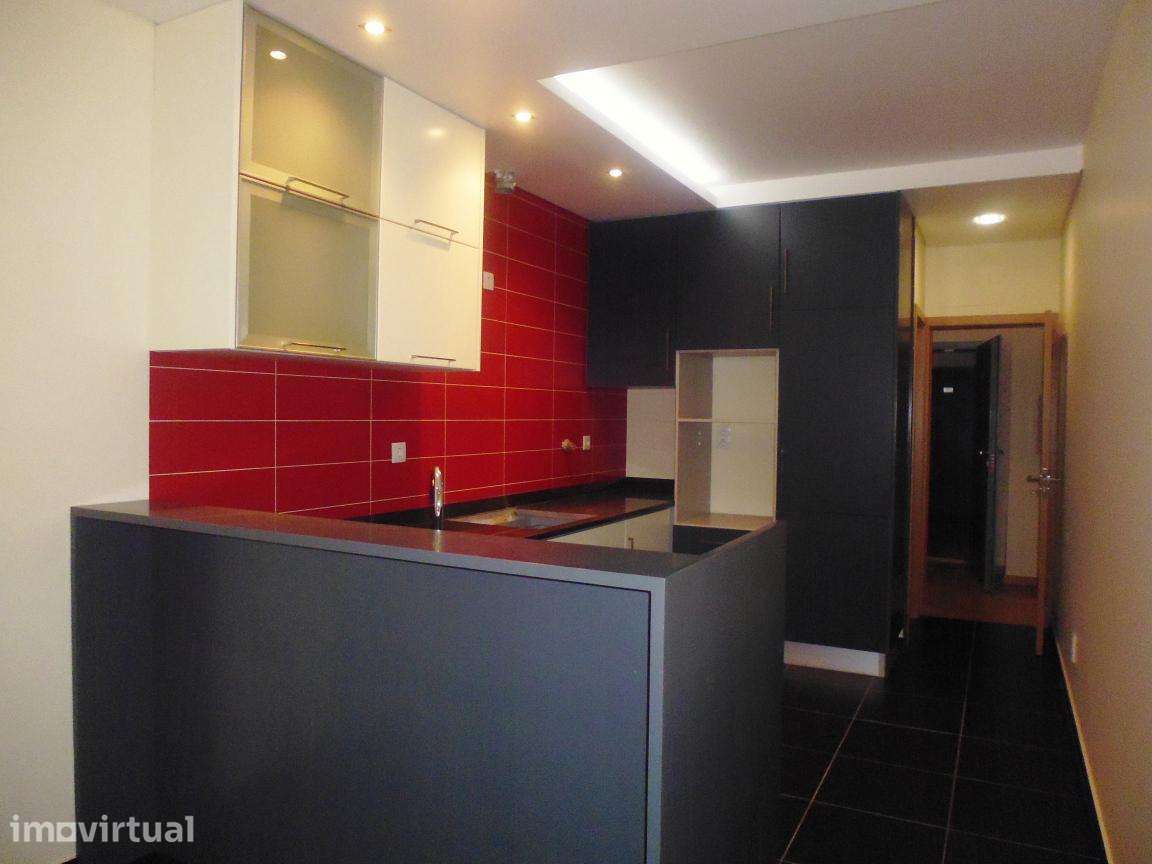 Arrendo Apartamento T.3 de Luxo em Stª Clara – Parceiros, Leiria. - Grande imagem: 4/16