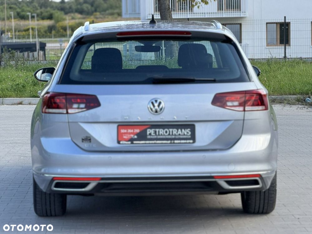 Volkswagen Passat - 8