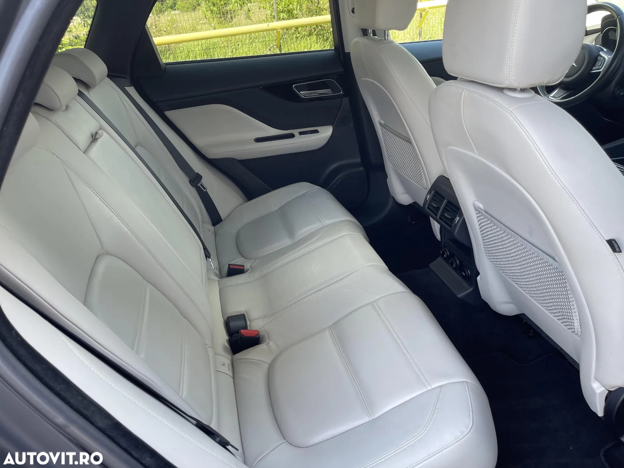 Jaguar F-Pace - 21