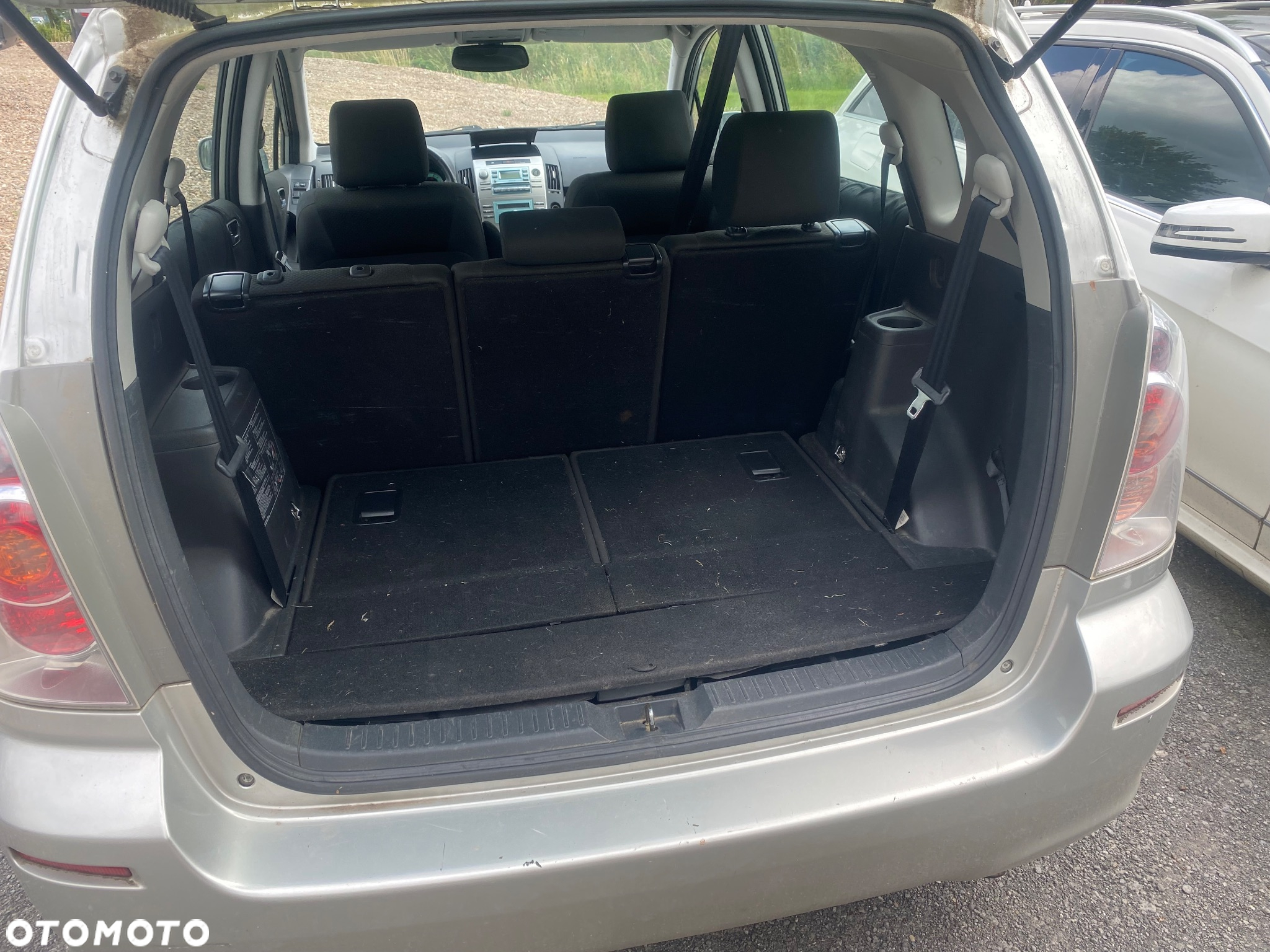Toyota Corolla Verso - 12