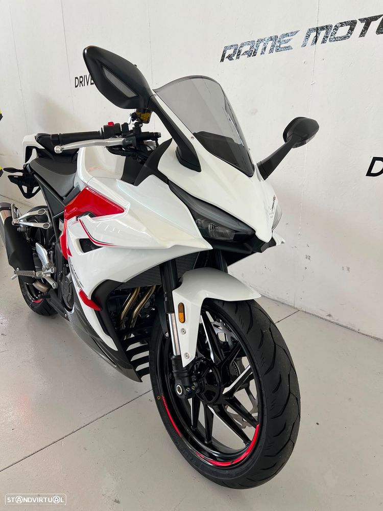 KOVE 350RR - CAMPEÃ MUNDIAL SUPERBIKES SSP300 2025 - 4