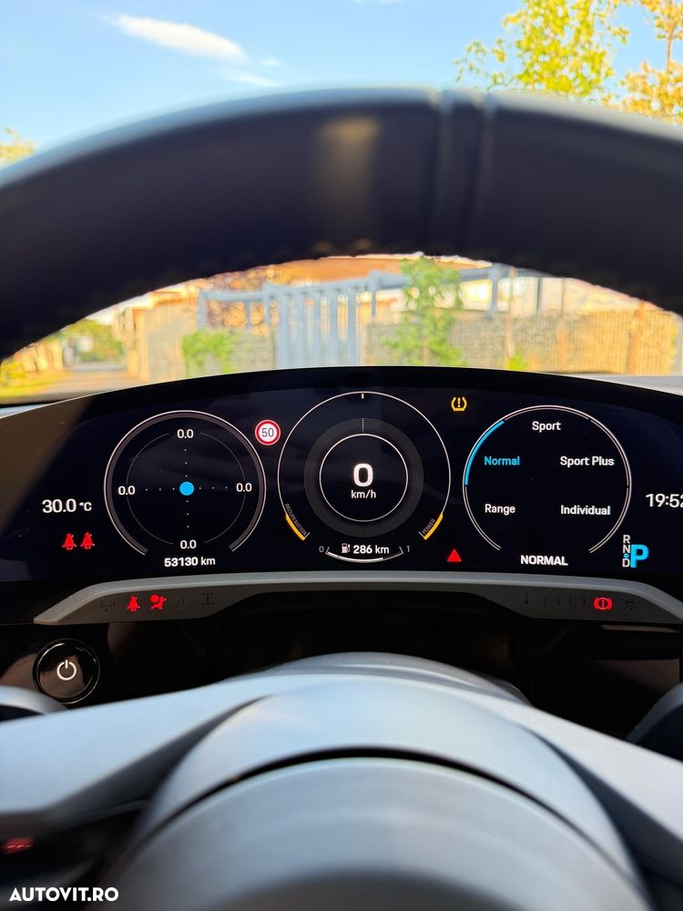 Porsche Taycan - 9