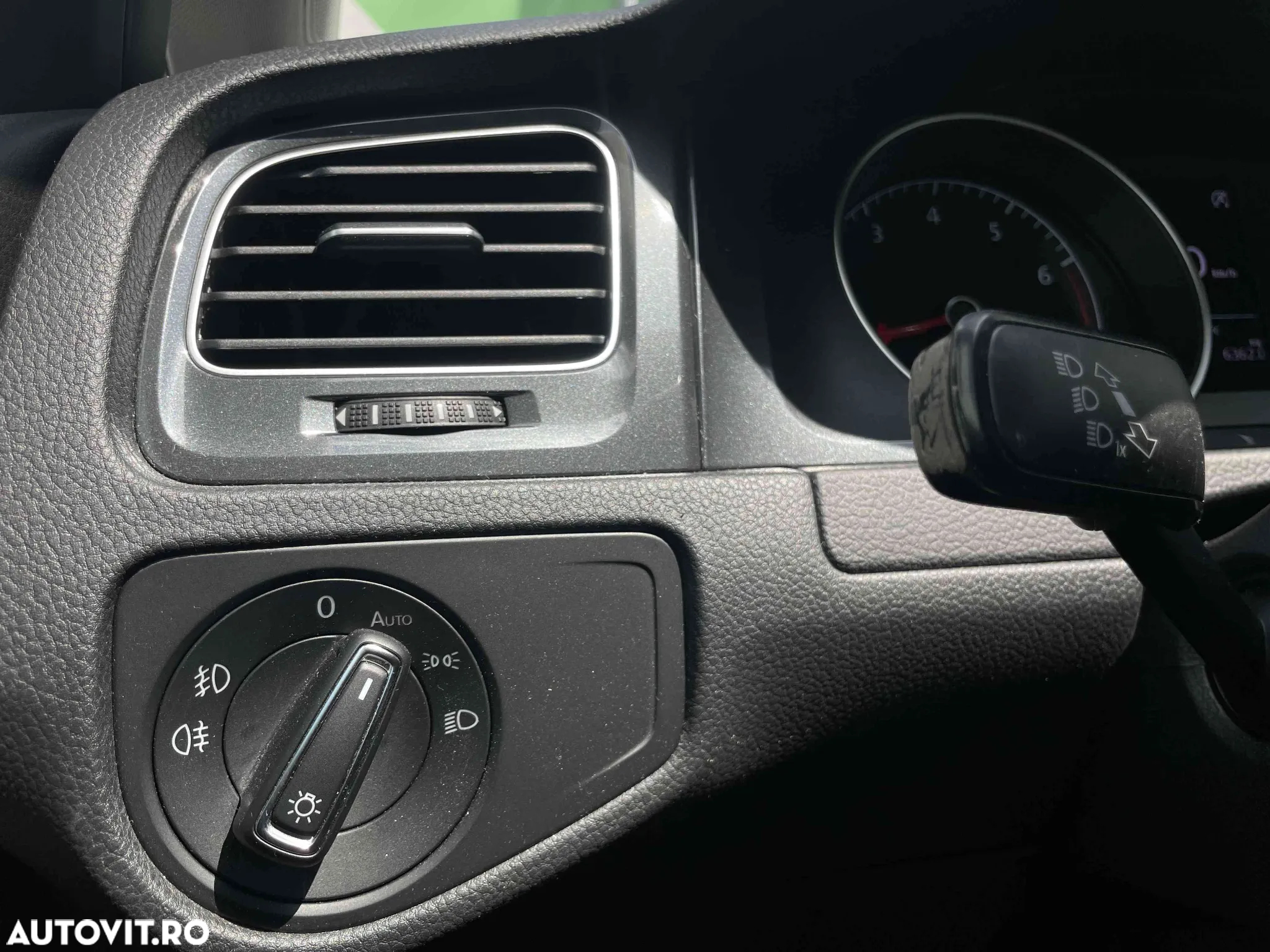Volkswagen Golf - 10