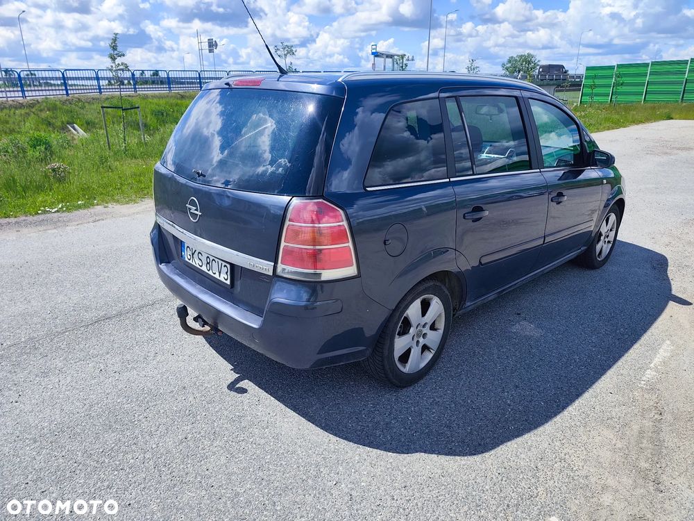 Opel Zafira - 10