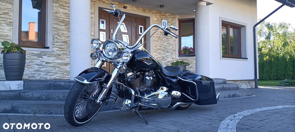Harley-Davidson Touring Street Glide - 2
