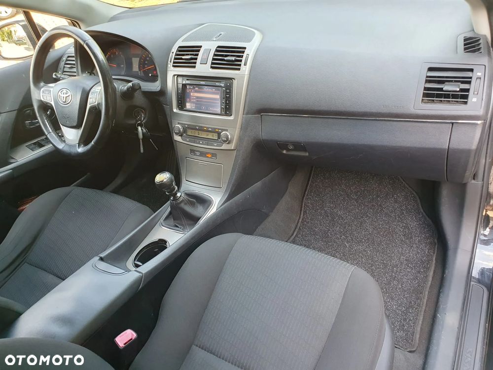 Toyota Avensis - 10