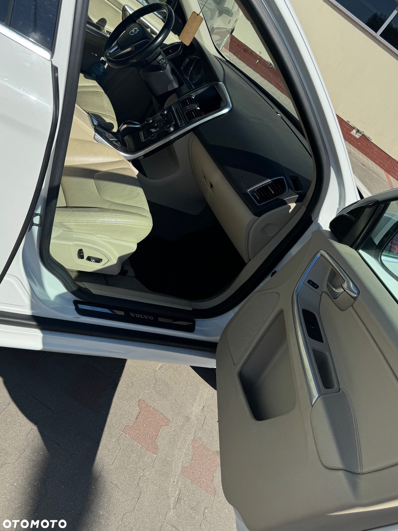 Volvo XC 60 3.2 AWD Momentum - 16