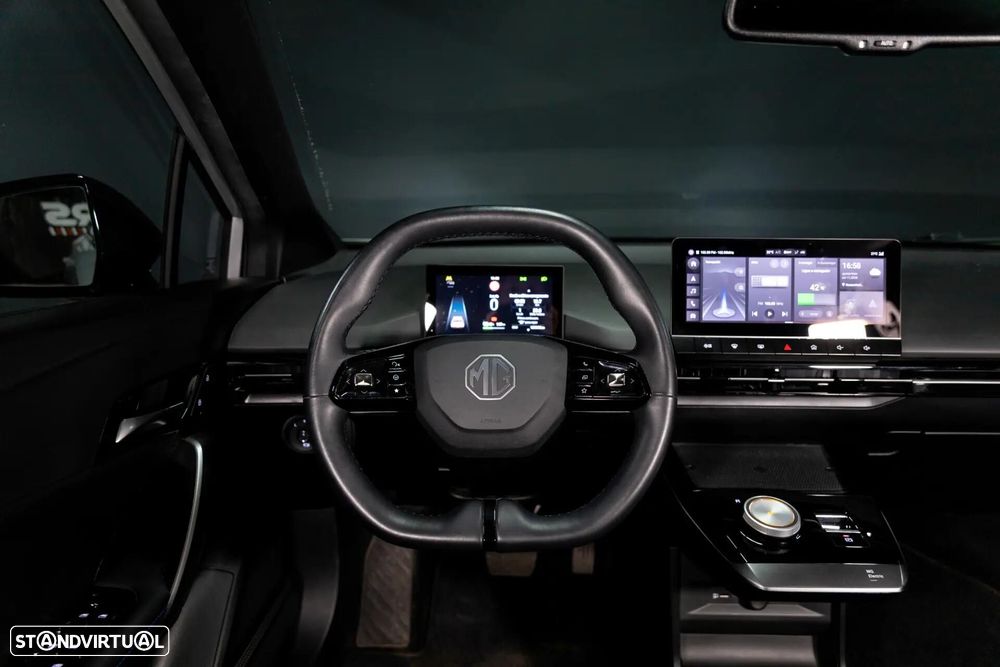 MG MG4 64 kWh Luxury - 17