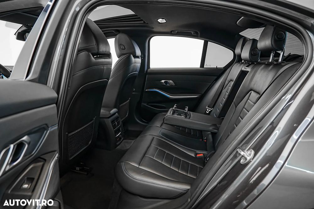 BMW Seria 3 320i Aut. M Sport - 11
