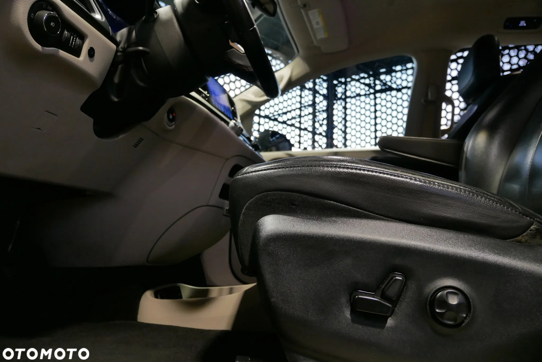 Chrysler Pacifica - 21