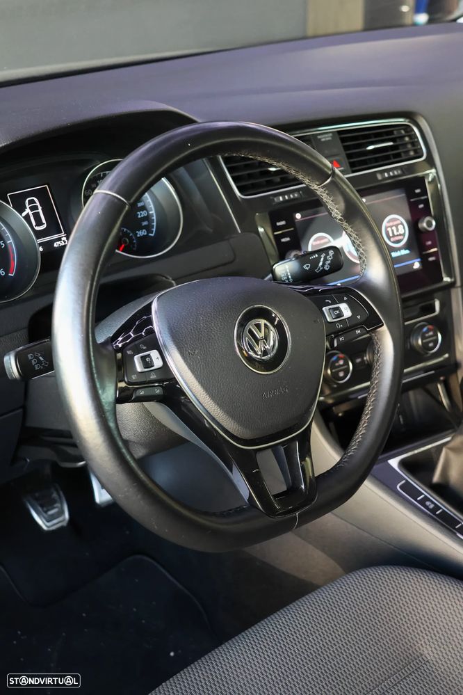 VW Golf 1.6 TDI Confortline - 4