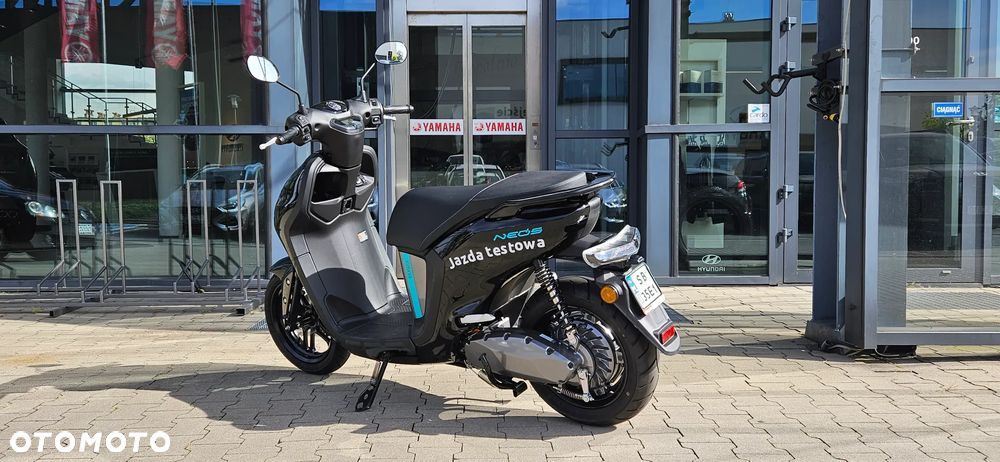 Yamaha Neos - 8