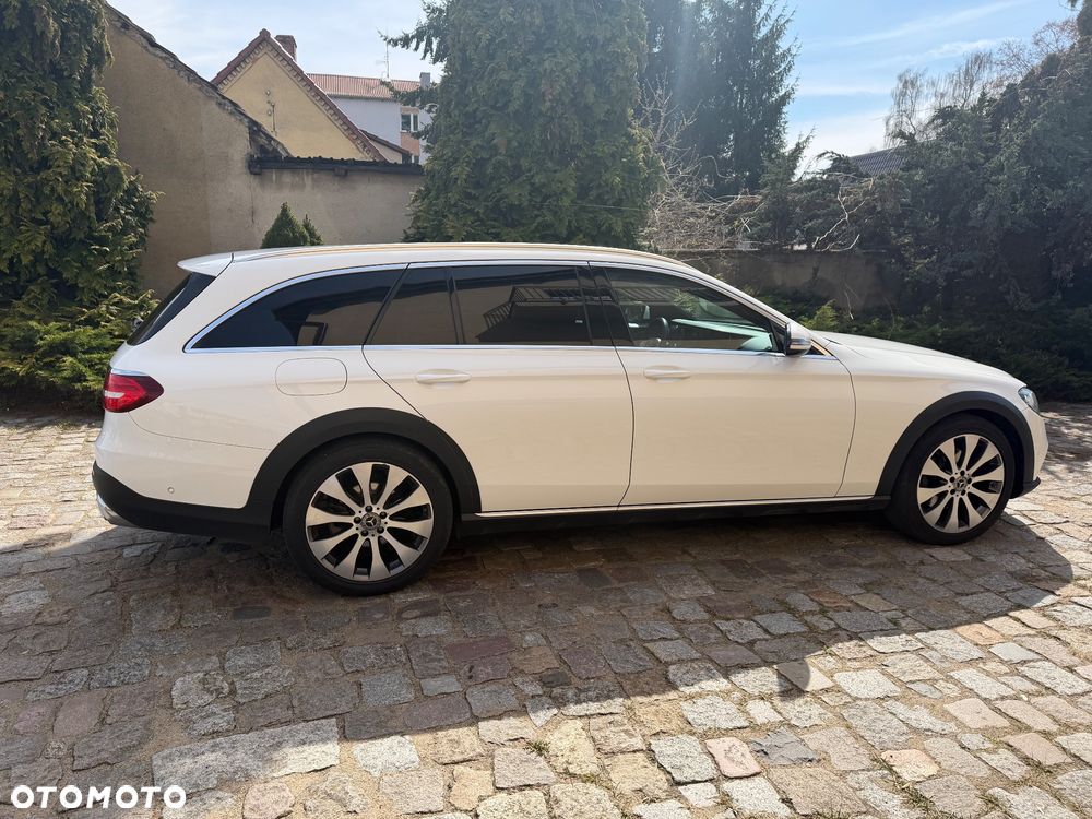 Mercedes-Benz Klasa E 220 d 4Matic All-Terrain 9G-TRONIC Exclusive - 8